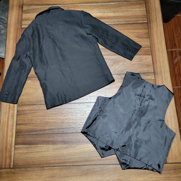 2 Pc Boys Black Suit Vest (7) & Suit Coat (6) - Picture 4 of 7